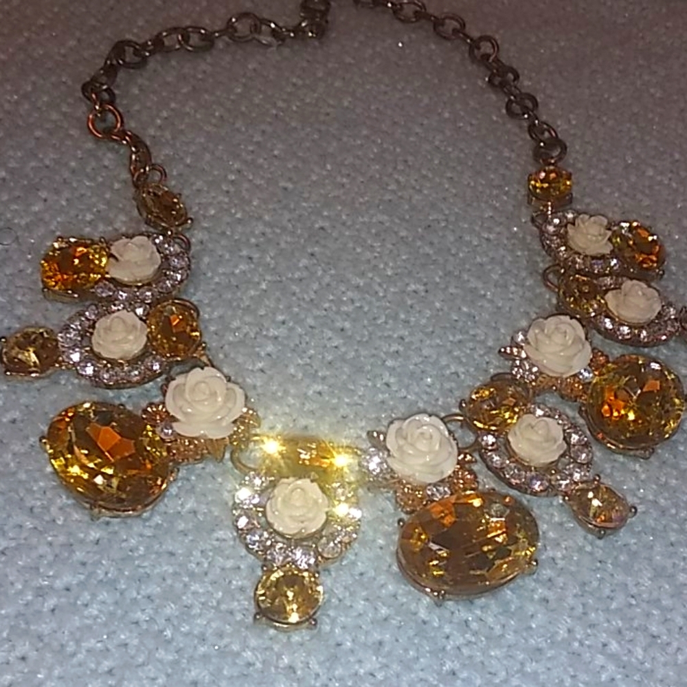 Rose and diamond necklace